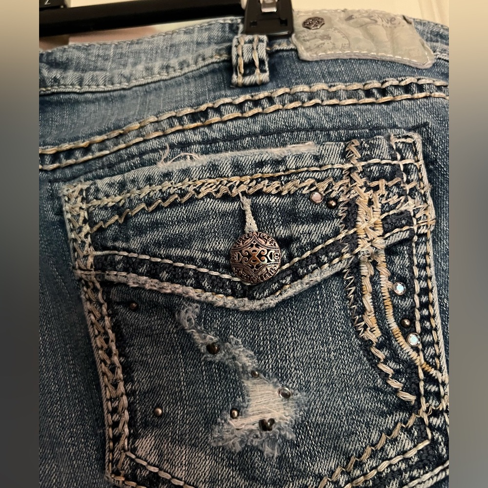 Silver Jeans Distressed Baby Bootcut Jeans Size 18 Long 33” Inseam Light Denim